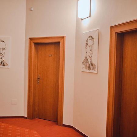 格兰德酒店 Hradec Králové 外观 照片