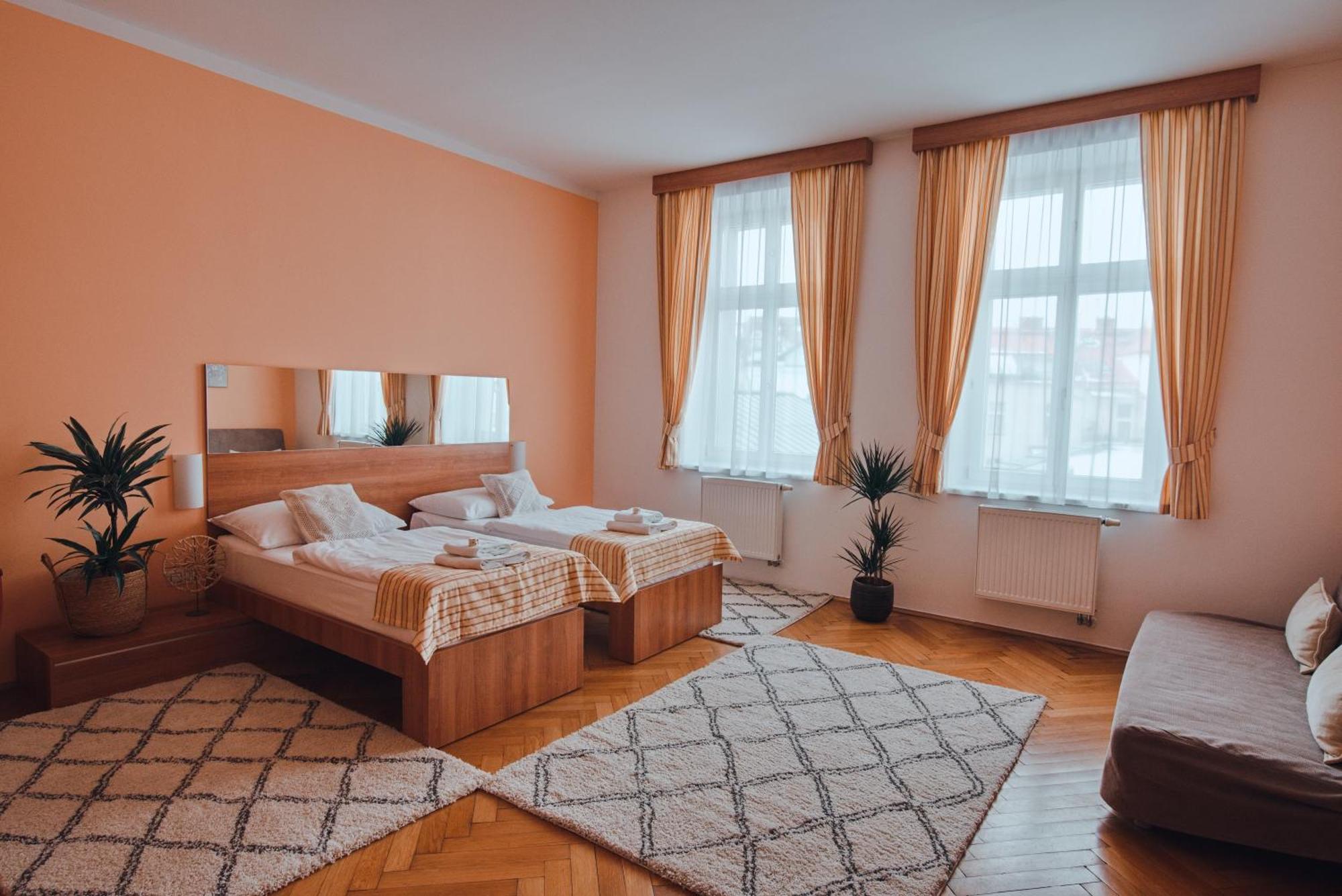 格兰德酒店 Hradec Králové 外观 照片