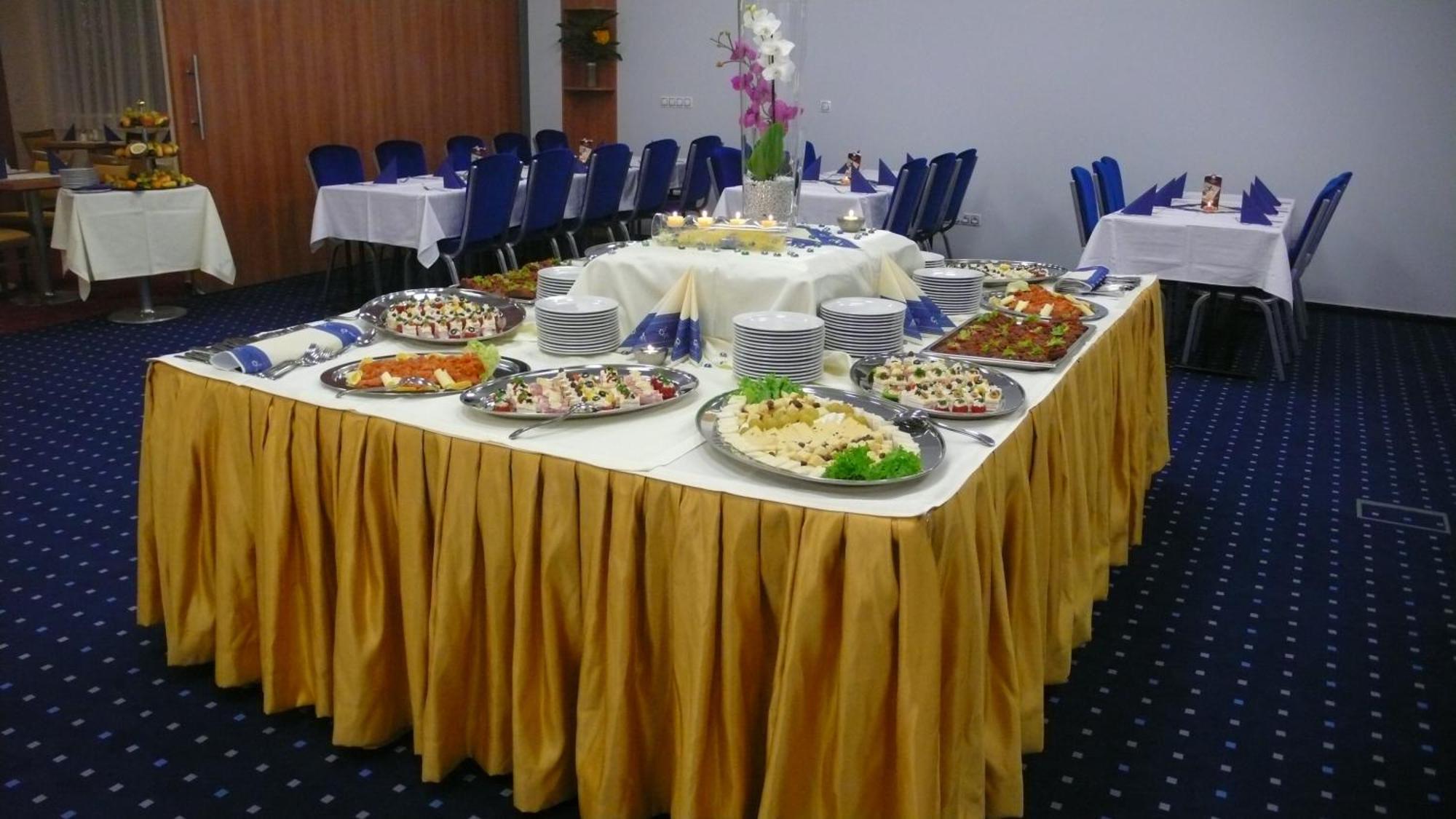 格兰德酒店 Hradec Králové 外观 照片